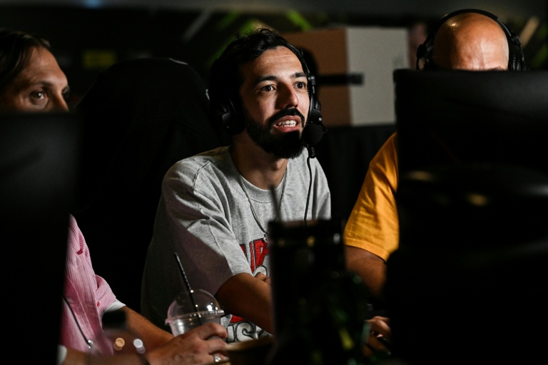 Le rappeur Bigflo participe au ZEvent, un événement caritatif visant à récolter des fonds grâce à trois jours de diffusion en direct, à Montpellier, le 5 septembre 2026