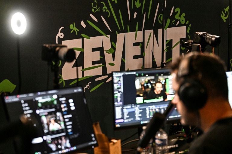 Un streamer participe au ZEvent, un événement caritatif de collecte de fonds organisé sur trois jours de diffusion en direct, à Montpellier, le 5 septembre 2026