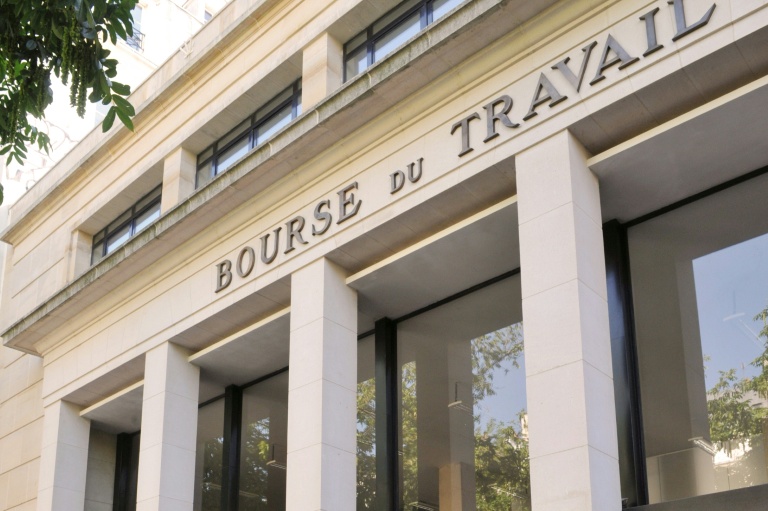 Certaines bourses du travail, places fortes de la vie syndicale depuis plus d'un siècle, voient aujourd'hui leur existence menacée par des municipalités