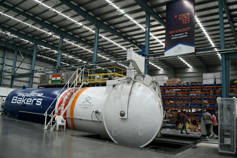 Un four industriel utilisé pour la cuisson de pièces moulées de fusée dans les entrepôts de Skyroot Aerospace, en périphérie d'Hyderabad, le 7 juillet 2026 en Inde
