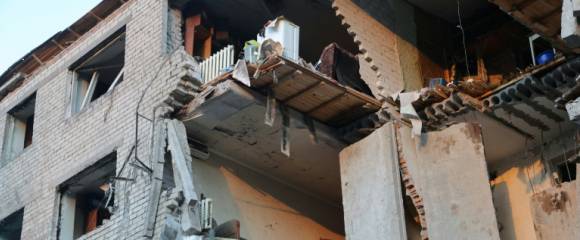 Un immeuble touché par une attaque russe à Zaporijjia, en Ukraine, le 30 octobre 2025 Un immeuble touché par une attaque russe à Zaporijjia, en Ukraine, le 30 octobre 2025