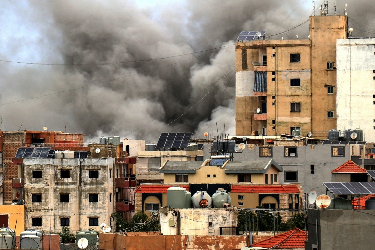 Une frappe aérienne israélienne sur un quartier de la ville de Tyr, dans le sud du Liban, le 15 mai 2026