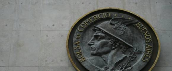 Un détail de la façade du bâtiment de la Bourse de Buenos Aires, le 7 avril 2025 en Argentine Un détail de la façade du bâtiment de la Bourse de Buenos Aires, le 7 avril 2025 en Argentine