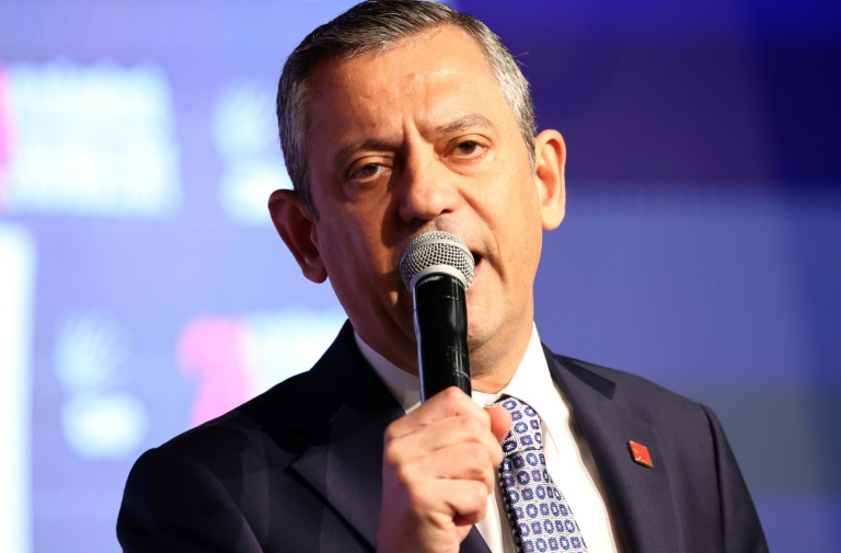 Özgur Özel, leader du principal parti d'opposition turc, le 6 avril 2025 à Ankara