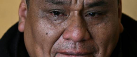 Le conducteur Marco Antonio Huaman (49 ans), qui a été blessé par balle en septembre dernier alors qu'il attendait pour faire le plein de son bus, s'entretient avec l'AFP à Lima, le 20 octobre 2025 Le conducteur Marco Antonio Huaman (49 ans), qui a été blessé par balle en septembre dernier alors qu'il attendait pour faire le plein de son bus, s'entretient avec l'AFP à Lima, le 20 octobre 2025