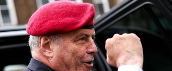 Le candidat républicain à la mairie de New York Curtis Sliwa, en campagne dans le quartier de Brooklyn, le 11 octobre 2025. Le candidat républicain à la mairie de New York Curtis Sliwa, en campagne dans le quartier de Brooklyn, le 11 octobre 2025.
