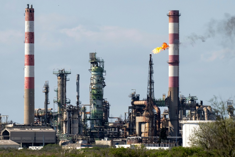 Une raffinerie de pétrole, à Fos-sur-Mer, le 25 mars 2026