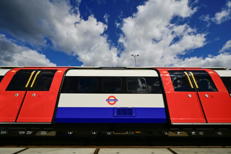 Une voiture du métro Inspiro pour le métro de Londres, produite par Siemens, et exposé au salon du ferroviaire Innotrans à Berlin mardi 22 septembre 2026