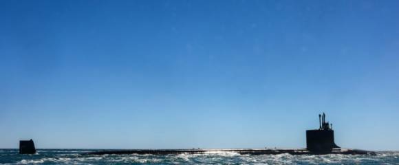 Le sous-marin nucléaire d'attaque rapide USS Minnesota de la marine américaine, de classe Virginia, navigue au large des côtes de l'Australie occidentale, le 16 mars 2025 Le sous-marin nucléaire d'attaque rapide USS Minnesota de la marine américaine, de classe Virginia, navigue au large des côtes de l'Australie occidentale, le 16 mars 2025