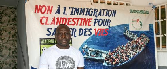 Claude Tanoh, qui dirige l'ONG Diaspora, dans les locaux de l'organisation à Daloa le 10 octobre 2025 Claude Tanoh, qui dirige l'ONG Diaspora, dans les locaux de l'organisation à Daloa le 10 octobre 2025