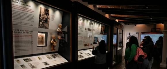 Des touristes visitent le musée Casa Kalho dans le quartier de Coyoacan, au sud de Mexico, le 3 octobre 2025 Des touristes visitent le musée Casa Kalho dans le quartier de Coyoacan, au sud de Mexico, le 3 octobre 2025