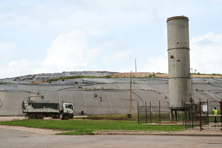 Le centre d'enfouissement de Kossihouen, près d'Abidjan, en Côte d'Ivoire, le 3 avril 2026