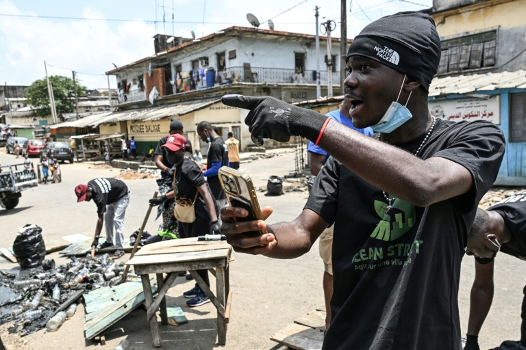 Mickael Yao, fondateur de l'association "Clean Street", le 22 mars 2026 à Abidjan, en Côte d'Ivoire