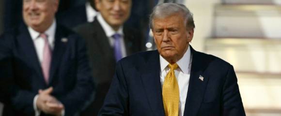 Le président américain Donald Trump à son arrivée à l'aéroport de Tokyo, le 27 octobre 2025 Le président américain Donald Trump à son arrivée à l'aéroport de Tokyo, le 27 octobre 2025