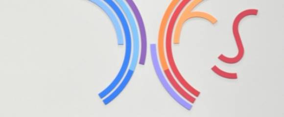 Le président de la Corée du Sud Lee Jae Myung (d) salue le patron de Nvidia Jensen Huang (g) lors de la conférence de l'APEC à Gyeongju le 31 octobre 2025 Le président de la Corée du Sud Lee Jae Myung (d) salue le patron de Nvidia Jensen Huang (g) lors de la conférence de l'APEC à Gyeongju le 31 octobre 2025