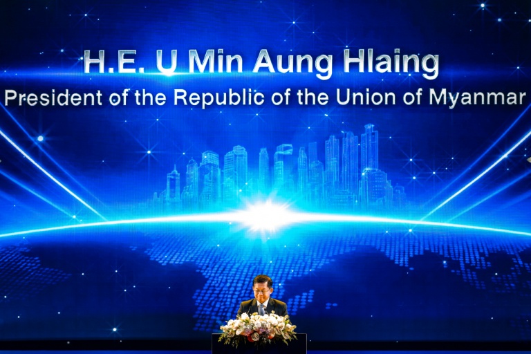 Min Aung Hlaing appelle à investir dans son pays lors d'un forum économique à Bangkok, le 6 août 2026