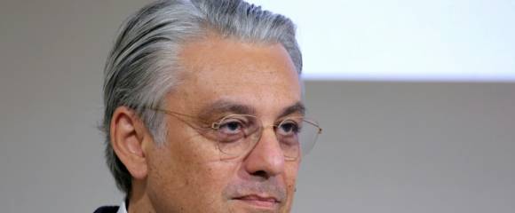 Luca De Meo, nouveau directeur général du groupe français de mode et de luxe Kering, s'exprime lors de l'assemblée générale des actionnaires du groupe, au siège de Kering à Paris, le 9 septembre 2025 Luca De Meo, nouveau directeur général du groupe français de mode et de luxe Kering, s'exprime lors de l'assemblée générale des actionnaires du groupe, au siège de Kering à Paris, le 9 septembre 2025
