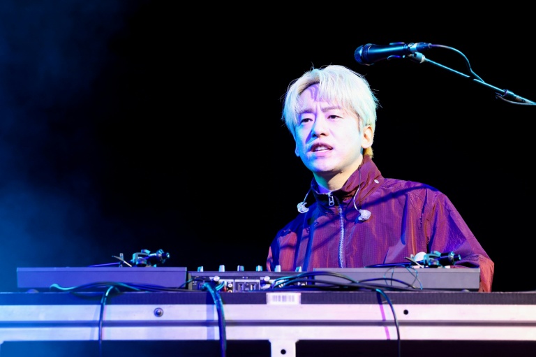 DJ Matsunaga, du duo japonais de hip-hop Creepy Nuts, s'est produit au festival de Coachella à Indio, en Californie, le 10 avril 2026