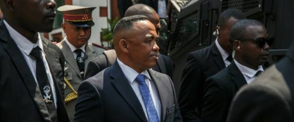 Le colonel Michaël Randrianirina à Antananarivo à son arrivée à la cérémonie d'investiture comme président de Madagascar, le 17 octobre 2025 Le colonel Michaël Randrianirina à Antananarivo à son arrivée à la cérémonie d'investiture comme président de Madagascar, le 17 octobre 2025