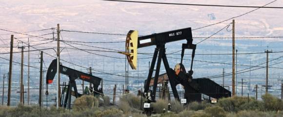 Le champ pétrolifère de Midway-Sunset, le plus grand de Californie, à Fellows, près de Taft, le 17 octobre 2025 Le champ pétrolifère de Midway-Sunset, le plus grand de Californie, à Fellows, près de Taft, le 17 octobre 2025