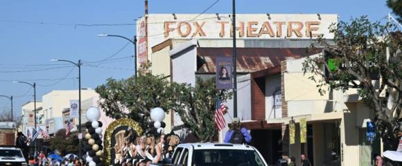 La grande parade d'Oildorado, sur le thème "Make Oil Great Again", le 18 octobre 2025 à Taft, en Californie La grande parade d'Oildorado, sur le thème "Make Oil Great Again", le 18 octobre 2025 à Taft, en Californie