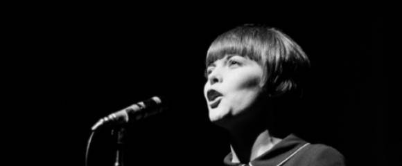La chanteuse Mireille Mathieu à l'Olympia, le 29 décembre 1965 à Paris La chanteuse Mireille Mathieu à l'Olympia, le 29 décembre 1965 à Paris