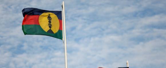 Le Parlement s'apprête à approuver définitivement mercredi le report des élections provinciales en Nouvelle-Calédonie, une première étape avant la relance des débats sur une réforme institutionnelle d'ampleur Le Parlement s'apprête à approuver définitivement mercredi le report des élections provinciales en Nouvelle-Calédonie, une première étape avant la relance des débats sur une réforme institutionnelle d'ampleur