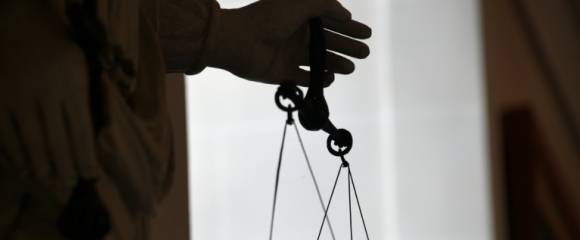 Le procès d'un chauffard accusé d'avoir mortellement fauché Aymen, 13 ans, en marge des célébrations de la demi-finale France-Maroc lors de la dernière Coupe du monde de football s'ouvre mercredi devant la cour criminelle de l'Hérault Le procès d'un chauffard accusé d'avoir mortellement fauché Aymen, 13 ans, en marge des célébrations de la demi-finale France-Maroc lors de la dernière Coupe du monde de football s'ouvre mercredi devant la cour criminelle de l'Hérault