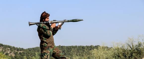 Un membre des forces de sécurité talibanes armé d'un lance-roquettes dans la province de Khost , près de la frontière entre l'Afghanistan et le Pakistan, après des affrontements qui ont coûté la vie à 58 soldats pakistanais, selon Kaboul, le 12 octobre 2025 Un membre des forces de sécurité talibanes armé d'un lance-roquettes dans la province de Khost , près de la frontière entre l'Afghanistan et le Pakistan, après des affrontements qui ont coûté la vie à 58 soldats pakistanais, selon Kaboul, le 12 octobre 2025