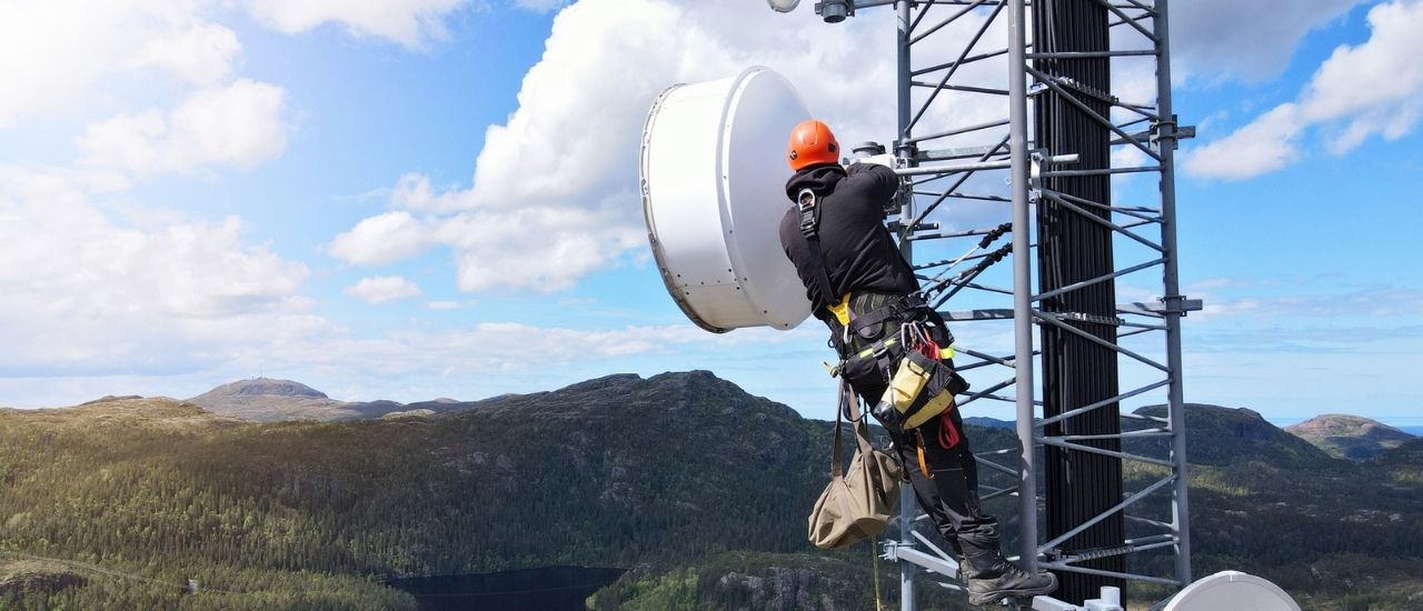 Fibre, satellite, 4G fixe : quelle technologie d'accès à Internet choisir ?
